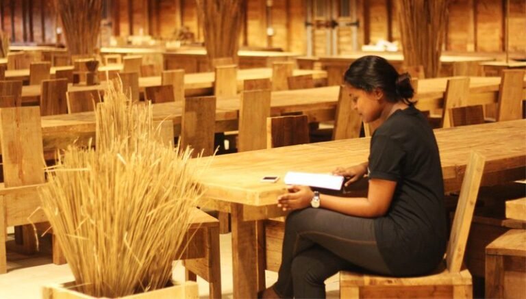 AN ASPIRING YOUNG STORYTELLER : ARUNI KALUPAHANA – By SHENAL RAJAKARUNANAYAKE
